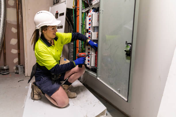 Best Licensed Electrician  in Grinnell, IA