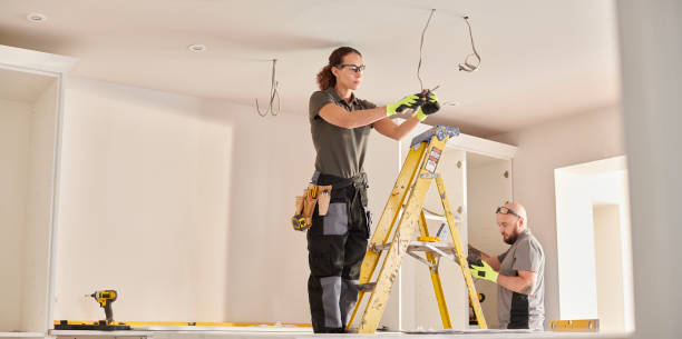 Best Licensed Electrician  in Grinnell, IA
