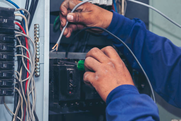 Best Affordable Emergency Electrician  in Grinnell, IA